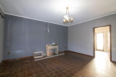 Casa para alugar com 185m², 3 quartos e 2 vagasSala