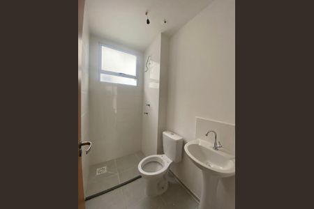 Banheiro de apartamento para alugar com 2 quartos, 42m² em Caixa d’Água, Taubaté