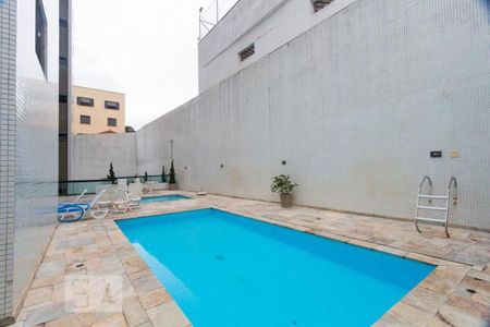 Apartamento à venda com 142m², 3 quartos e 2 vagas Apartamento à venda com 142m², 3 quartos e 2 vagasÁrea comum - Piscina