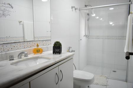 Apartamento para alugar com 142m², 3 quartos e 2 vagasBanheiro Social