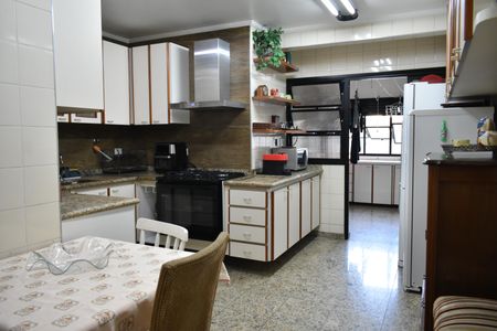 Apartamento para alugar com 142m², 3 quartos e 2 vagasCozinha