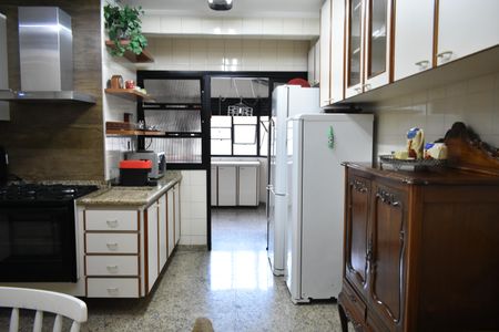 Apartamento para alugar com 142m², 3 quartos e 2 vagasCozinha