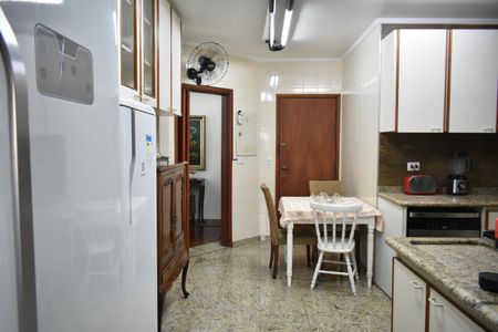 Apartamento para alugar com 142m², 3 quartos e 2 vagasCozinha