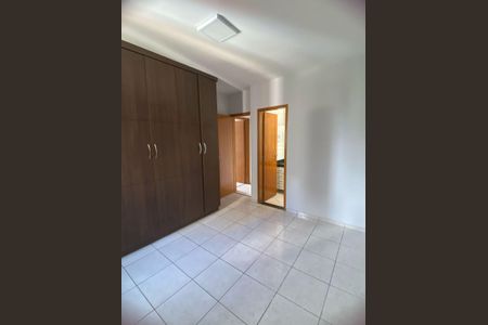 Quarto de apartamento para alugar com 3 quartos, 70m² em Jardim Goiás, Goiânia