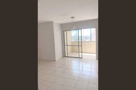 Sala de apartamento para alugar com 3 quartos, 70m² em Jardim Goiás, Goiânia