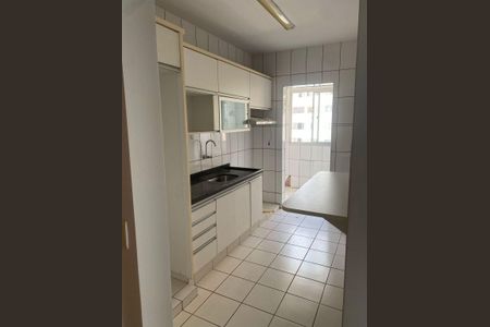 Cozinha de apartamento para alugar com 3 quartos, 70m² em Jardim Goiás, Goiânia