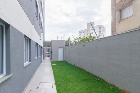 Apartamento à venda com 29m², 1 quarto e sem vaga Apartamento à venda com 29m², 1 quarto e sem vagaCorredor Entrada e Saída do Prédio