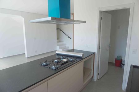 Cozinha de casa de condomínio para alugar com 2 quartos, 152m² em Alphaville, Santana de Parnaíba