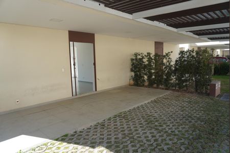 Garagem de casa de condomínio para alugar com 2 quartos, 152m² em Alphaville, Santana de Parnaíba