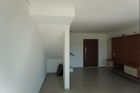 Sala de casa de condomínio para alugar com 2 quartos, 152m² em Alphaville, Santana de Parnaíba