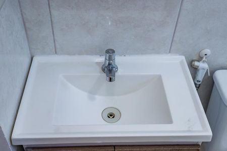 Banheiro Suite 1 de apartamento para alugar com 2 quartos, 150m² em Jardim Marisa, São Paulo