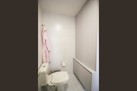 Banheiro de kitnet/studio à venda com 1 quarto, 24m² em Vila Olímpia, São Paulo