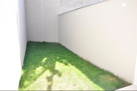 Casa à venda com 112m², 3 quartos e 3 vagasDetalhe - Quintal