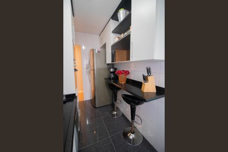 Apartamento à venda com 64m², 2 quartos e 1 vagaCOZINHA
