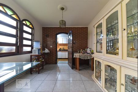 Casa à venda com 300m², 3 quartos e 2 vagas
