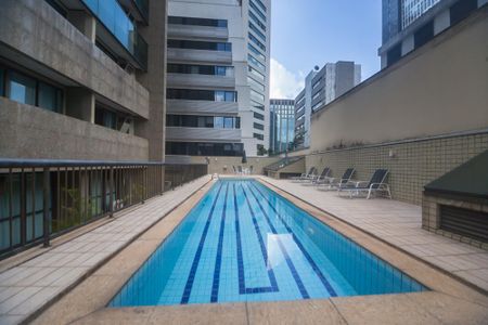 Apartamento à venda com 47m², 1 quarto e 1 vagaÁrea comum - Piscina