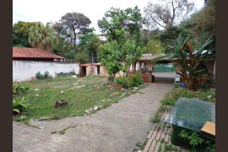 Casa à venda com 248m², 3 quartos e 6 vagasFoto 01