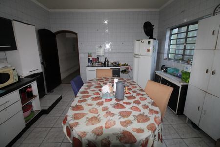 Casa para alugar com 271m², 4 quartos e 2 vagasCozinha