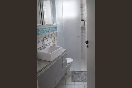 Banheiro  de apartamento para alugar com 2 quartos, 56m² em Jardim Boa Vista, São Paulo