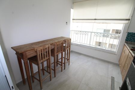 Apartamento para alugar com 60m², 2 quartos e 1 vagaSacada