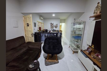 Casa para alugar com 144m², 3 quartos e 2 vagasSala