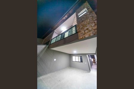 Casa à venda com 150m², 3 quartos e 3 vagasGaragem e Fachada