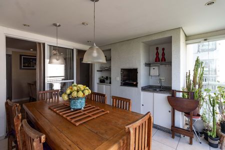 Apartamento à venda com 96m², 2 quartos e 2 vagasVaranda