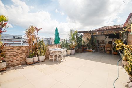 Apartamento à venda com 170m², 2 quartos e 1 vagaTerraço