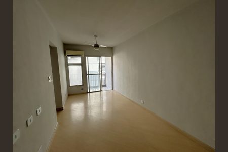 Apartamento à venda com 75m², 2 quartos e 1 vagaSala