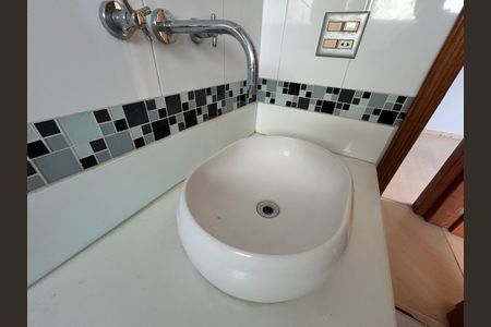Apartamento à venda com 75m², 2 quartos e 1 vagaBanheiro