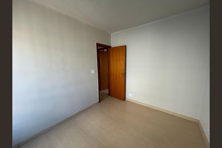 Apartamento à venda com 75m², 2 quartos e 1 vagaQuarto 2