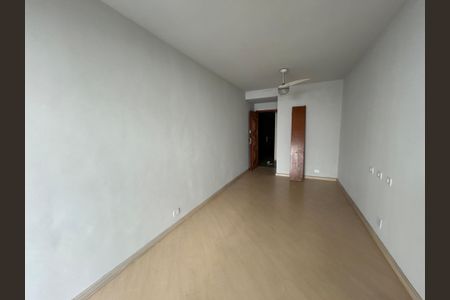 Apartamento à venda com 75m², 2 quartos e 1 vagaSala