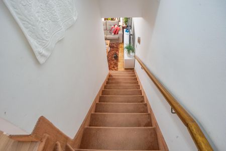 Casa à venda com 130m², 2 quartos e 1 vagaEscada