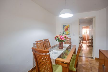 Casa à venda com 130m², 2 quartos e 1 vagaSala 
