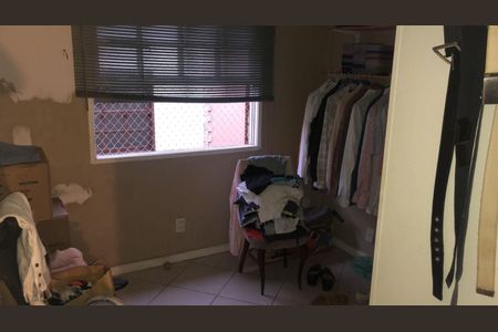 Quarto de casa de condomínio à venda com 2 quartos, 90m² em Sapê, Niterói
