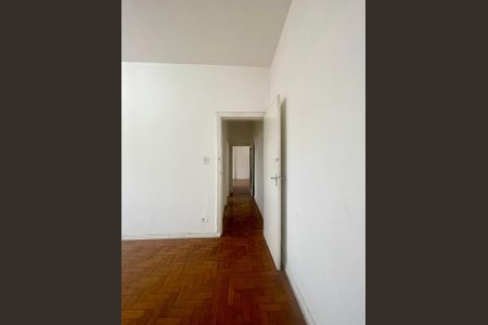 Apartamento à venda com 99m², 3 quartos e sem vagaCorredor