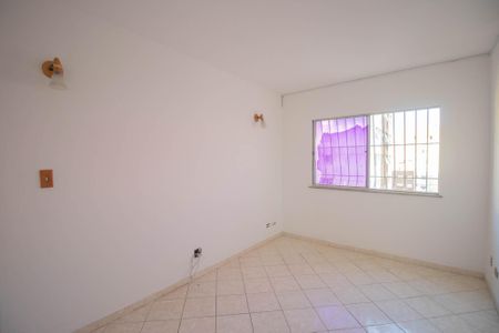 Sala de apartamento para alugar com 2 quartos, 72m² em Colubandê, São Gonçalo