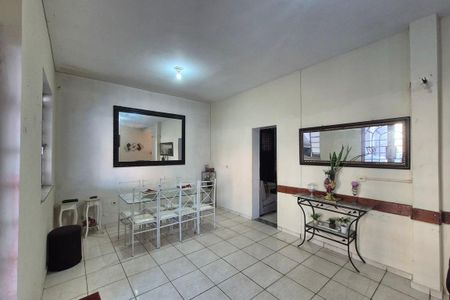 Casa para alugar com 150m², 3 quartos e 2 vagasSala