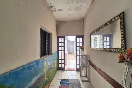 Casa para alugar com 150m², 3 quartos e 2 vagasCorredor 