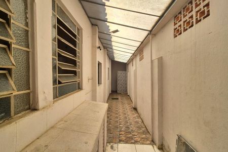 Casa para alugar com 150m², 3 quartos e 2 vagasCorredor 