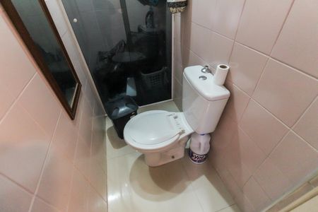 Casa à venda com 137m², 2 quartos e 2 vagas Casa à venda com 137m², 2 quartos e 2 vagasBanheiro de serviço