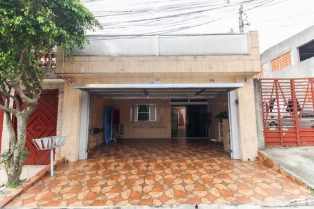 Casa à venda com 137m², 2 quartos e 2 vagas Casa à venda com 137m², 2 quartos e 2 vagasFachada