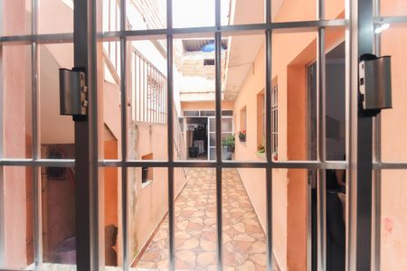 Casa à venda com 137m², 2 quartos e 2 vagas Casa à venda com 137m², 2 quartos e 2 vagasVista da Área de Serviço