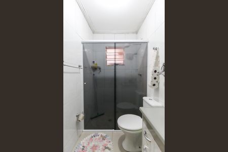 Casa à venda com 137m², 2 quartos e 2 vagas Casa à venda com 137m², 2 quartos e 2 vagasBanheiro social