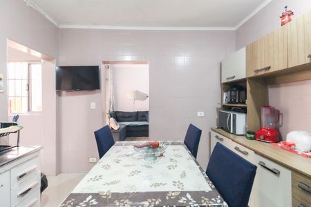 Casa à venda com 137m², 2 quartos e 2 vagas Casa à venda com 137m², 2 quartos e 2 vagasCozinha