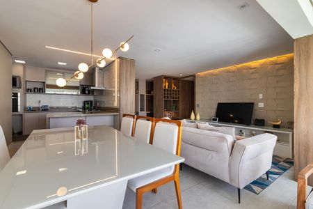 Apartamento à venda com 112m², 3 quartos e 2 vagas Apartamento à venda com 112m², 3 quartos e 2 vagasSala de jantar