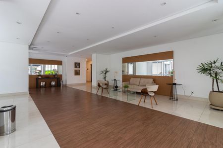 Apartamento à venda com 112m², 3 quartos e 2 vagas Apartamento à venda com 112m², 3 quartos e 2 vagasHall social