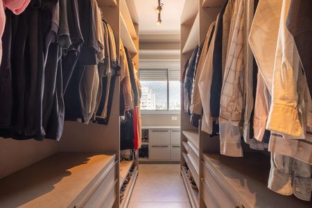 Apartamento à venda com 112m², 3 quartos e 2 vagas Apartamento à venda com 112m², 3 quartos e 2 vagasCloset