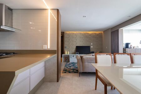 Apartamento à venda com 112m², 3 quartos e 2 vagas Apartamento à venda com 112m², 3 quartos e 2 vagasSala de jantar