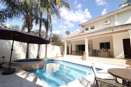 Casa de condomínio para alugar com 485m², 4 quartos e 2 vagasPiscina